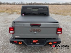 Jeep Gladiator JT Bed Cover - Roll Up - Rough Country - Soft Jeep Gladiator JT Bed Cover - Roll Up - Rough Country - Soft